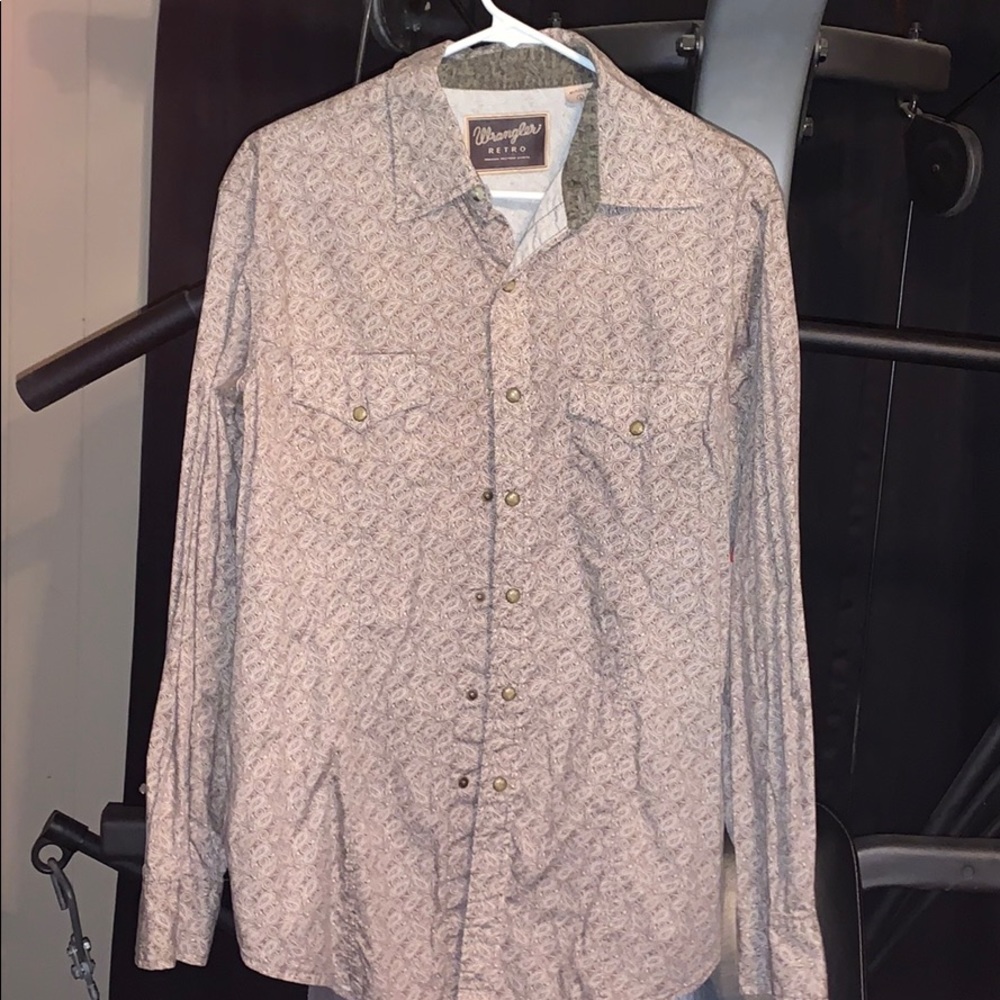 Really nice men’s wrangler button down (size L)